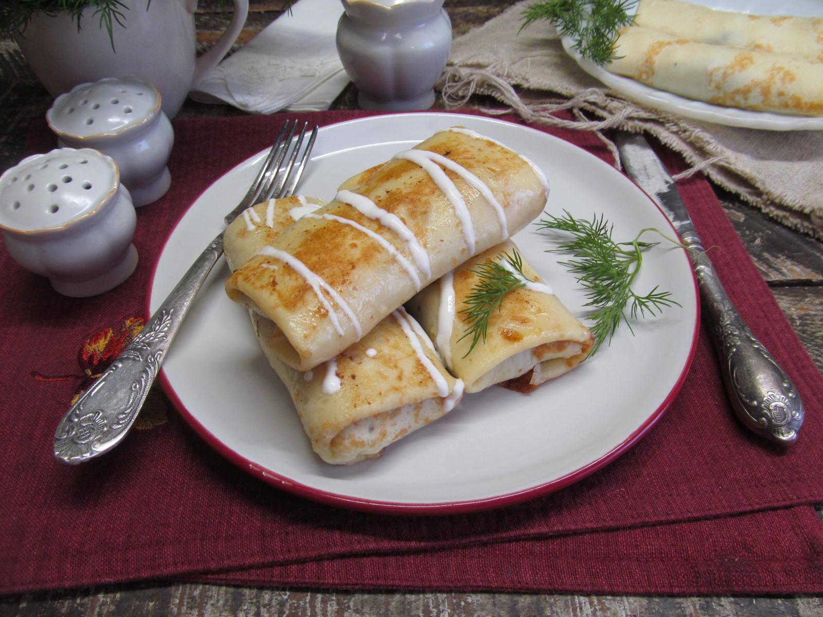 Фаршированные блинчики на праздничный стол: рецепт с сыром и языком
